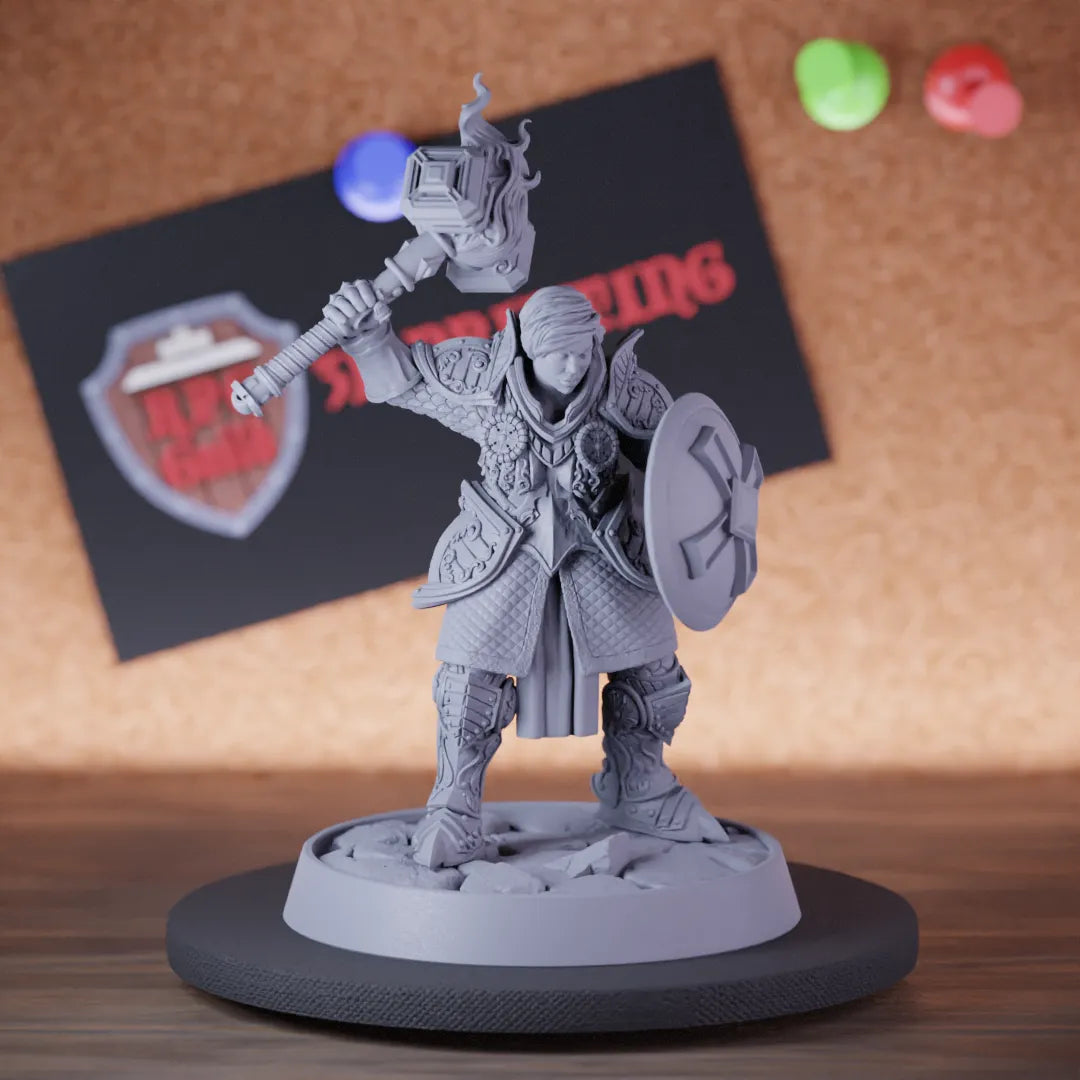 Paladin 5e | DnD Female Paladin Hammer Miniature