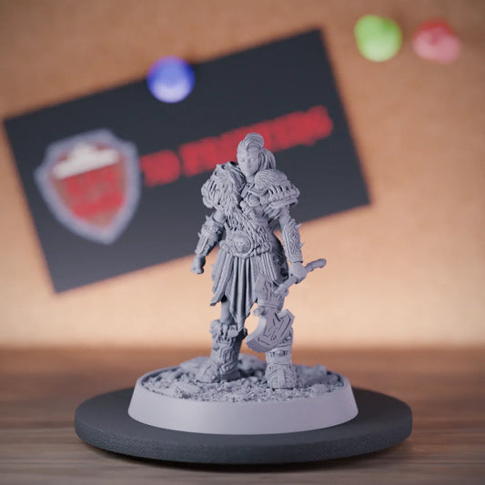 Fighter 5e | DnD Female Fighter Battlemaster Miniature