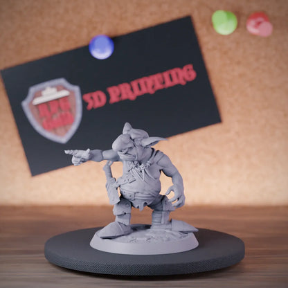 Goblin 5e | DnD Goblin Warrior Pointing Miniature