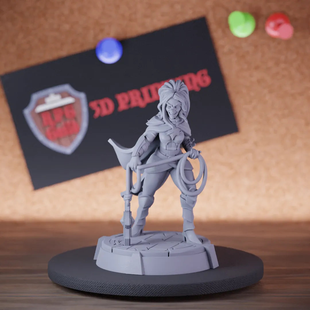 Vampire 5e | DnD Female Vampire Hunter Miniature