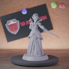 Vampire 5e | DnD Female Vampire Sword Fighter Miniature