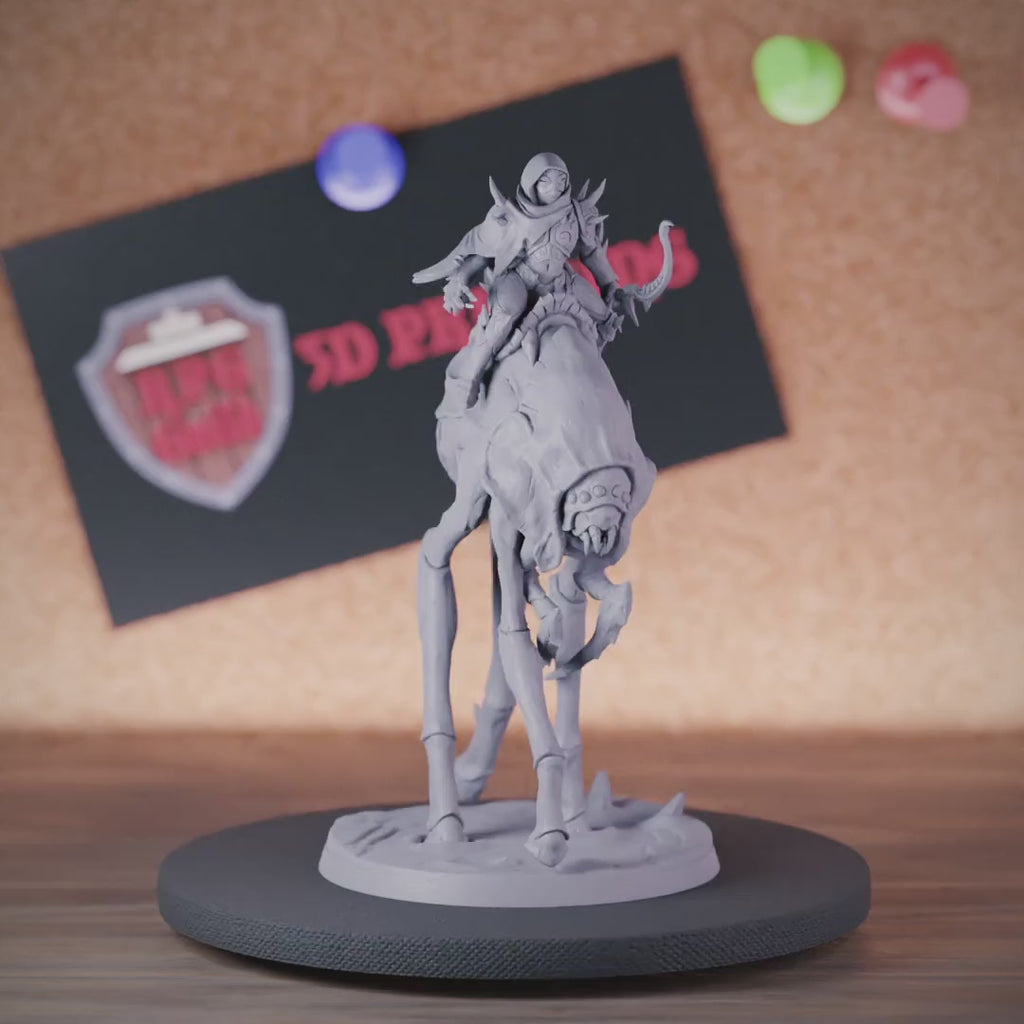 Elfe 5e | DnD Miniatur einer weiblichen Dunkelelfen-Bogenschützin 