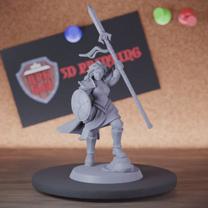 Fighter 5e | DnD Female Fighter Paladin Shield Miniature